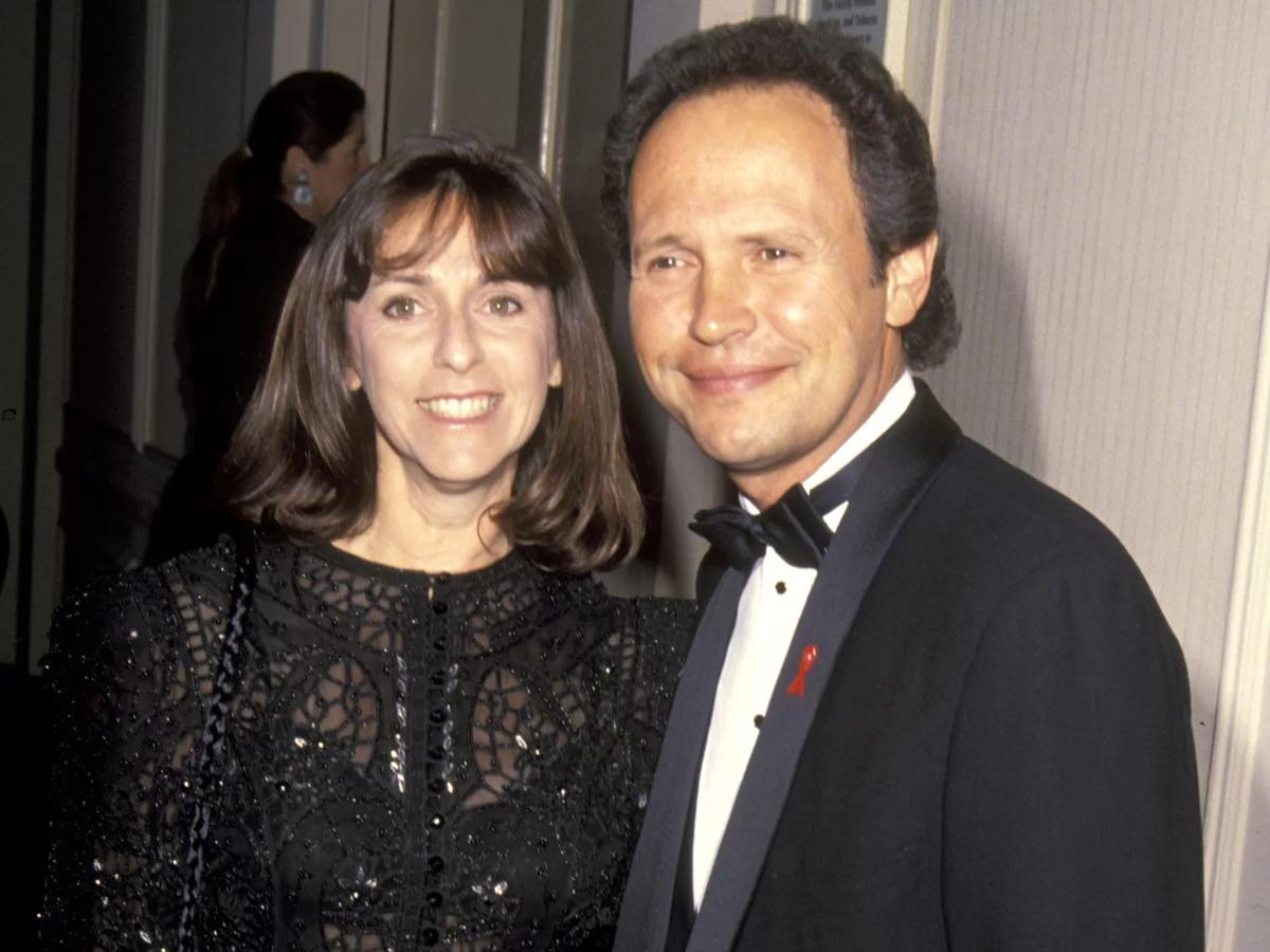 Who Is Billy Crystal's Wife? Get Know About Janice Crystal - The Globe 